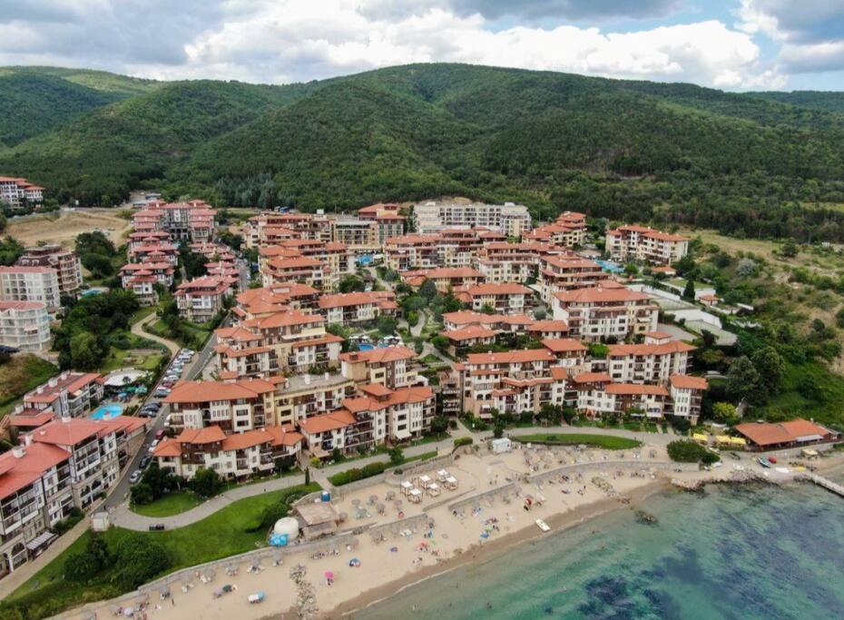 Апартамент Ния, Райска Градина / Garden Of Eden Sveti Vlas Exterior photo
